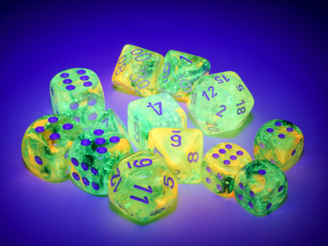 Nebula: 16mm d6 Spring/white Luminary Dice Block (12 dice) from Chessex image 3